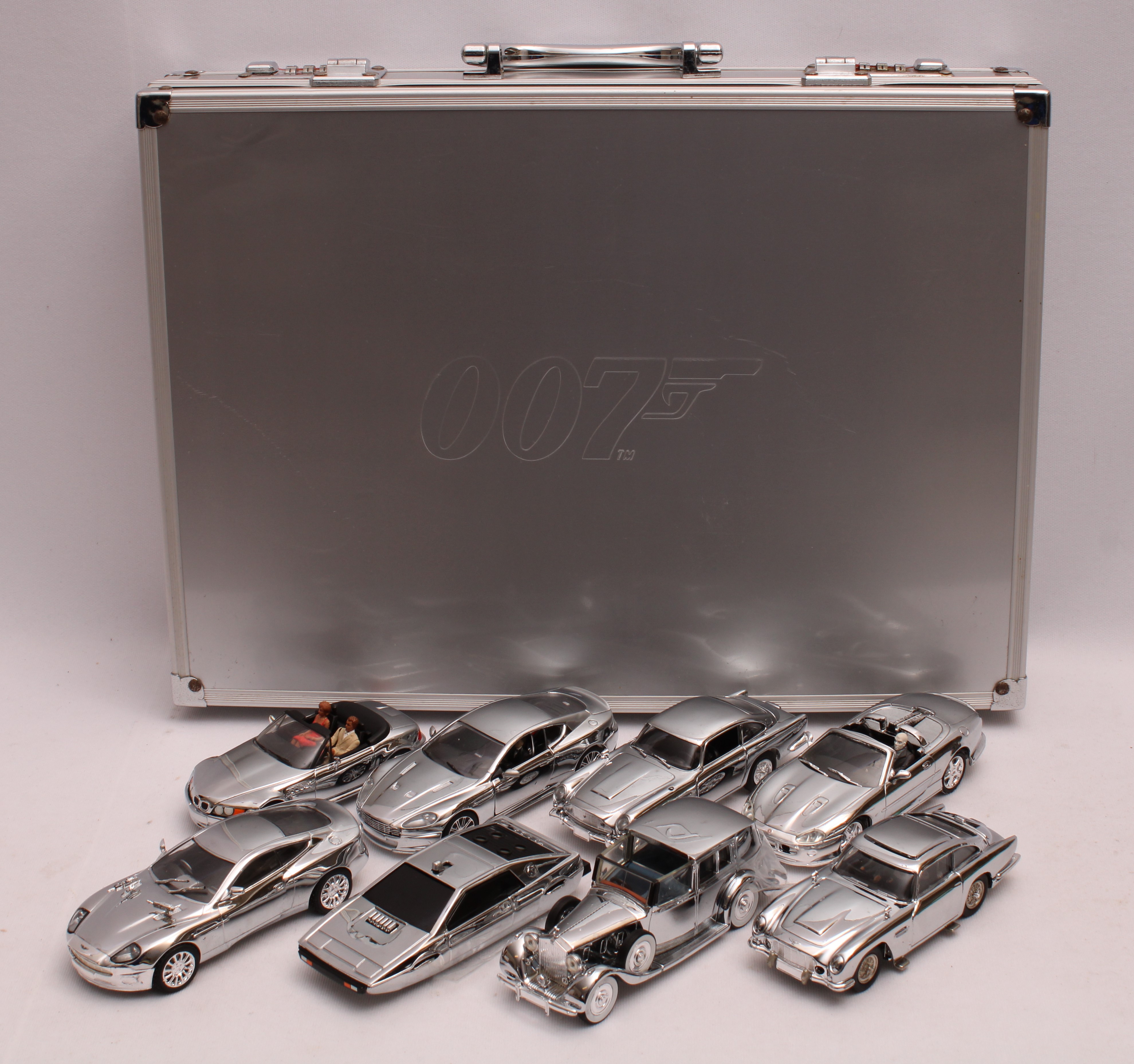 Pre-owned Corgi Vintage Corgi James Bond 007 Complete Chrome Car